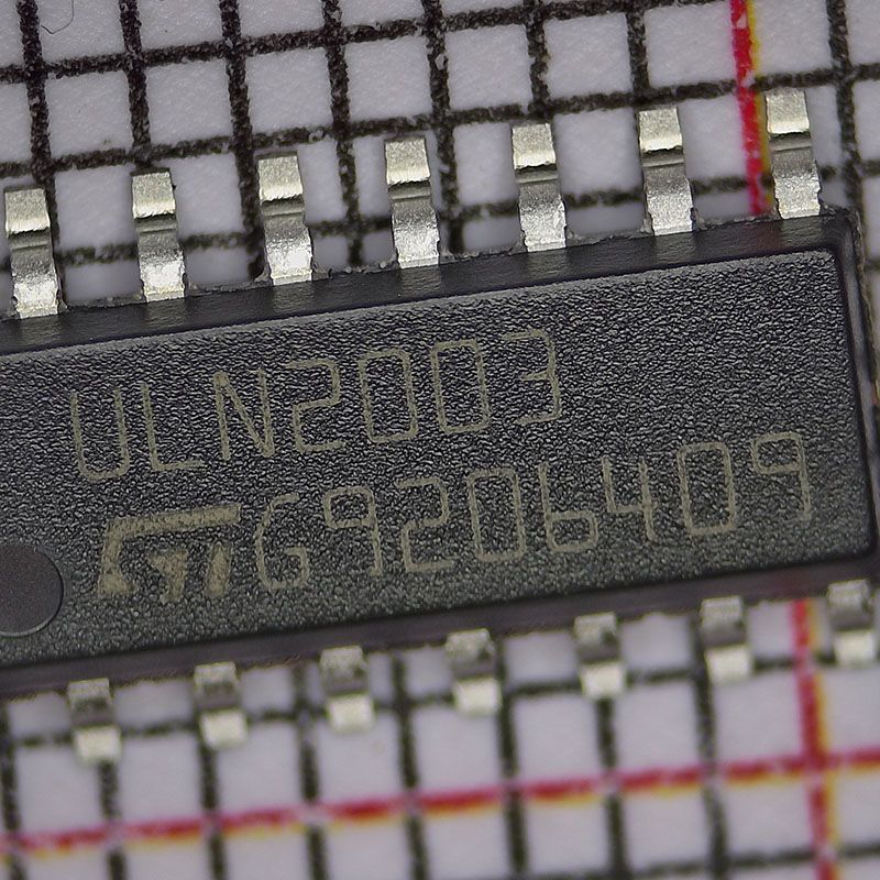 ULN2003D1013TR
