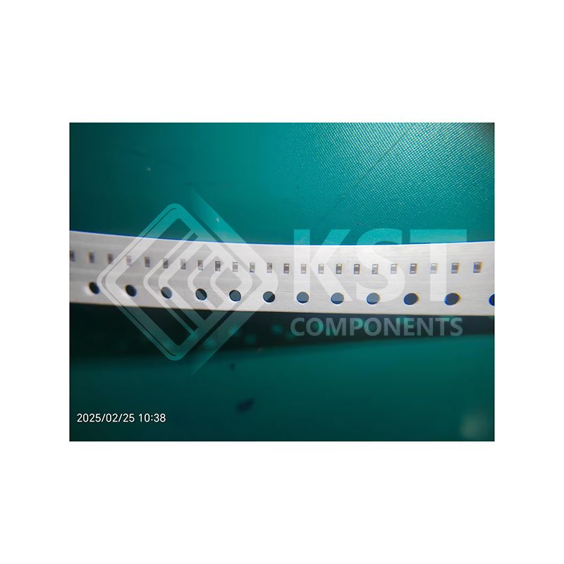 CC0402KRX5R8BB104