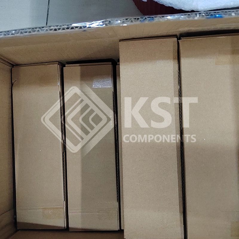 XMC1302T038X0032ABXUMA1