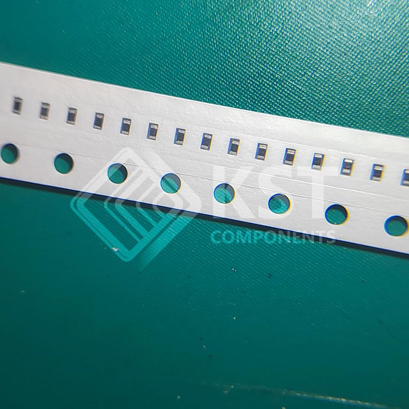 RC0402FR-07332RL