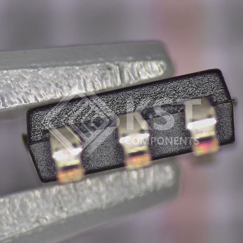 MIC5203-3.3YM5-TR