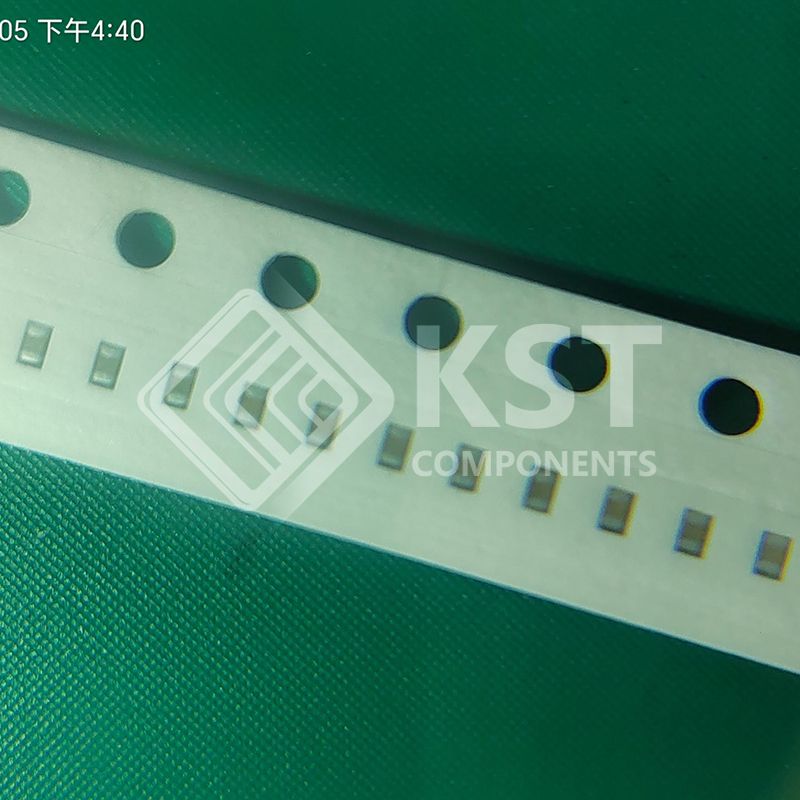 0402B104K500CT