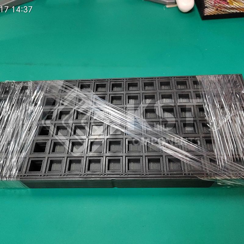 LC4256V-75TN100C